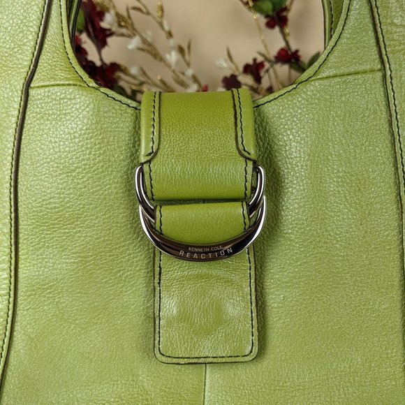 Kenneth Cole Reaction Green Leather Purse - Picture 4 of 13
